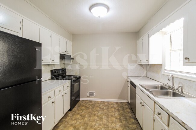 Foto del edificio - 1021 Meadowbrook Ln NW