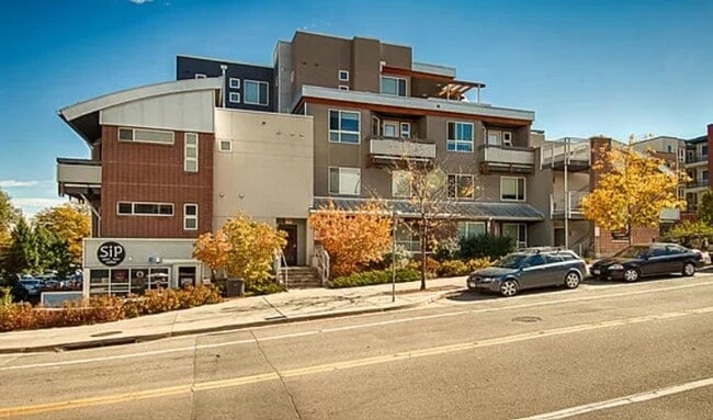 Beautiful and Bright 2B/2.5B off 28th and ... - Beautiful and Bright 2B/2.5B off 28th and ... House