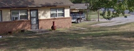 Building Photo - 400 W Mahoney Dr