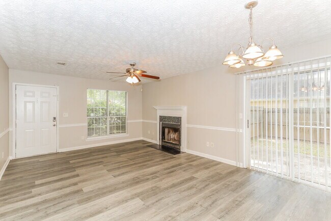Foto del edificio - 10287 Misty Ridge Dr