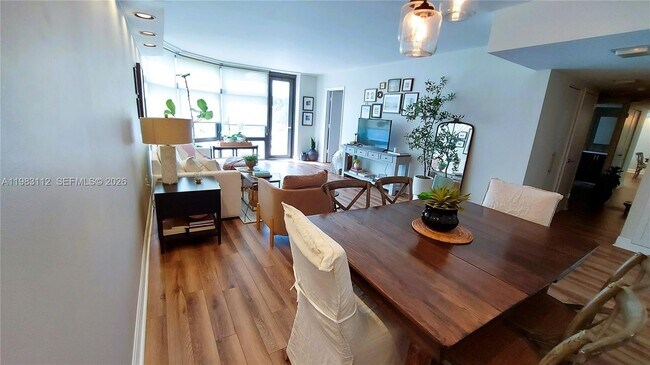 Foto del edificio - 3375 N Country Club Dr