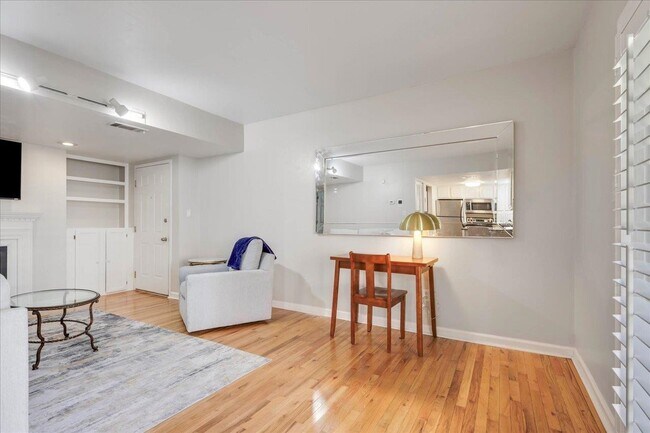 Foto del edificio - 517 E Jefferson St