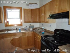 Building Photo - 14-16 Clark St Unit #2