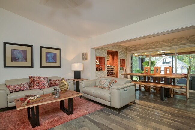 Foto del edificio - 438 Columbus Blvd S