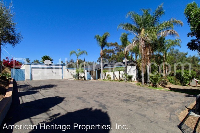 Building Photo - 3 br, 2.5 bath House - 1832 Via Entrada