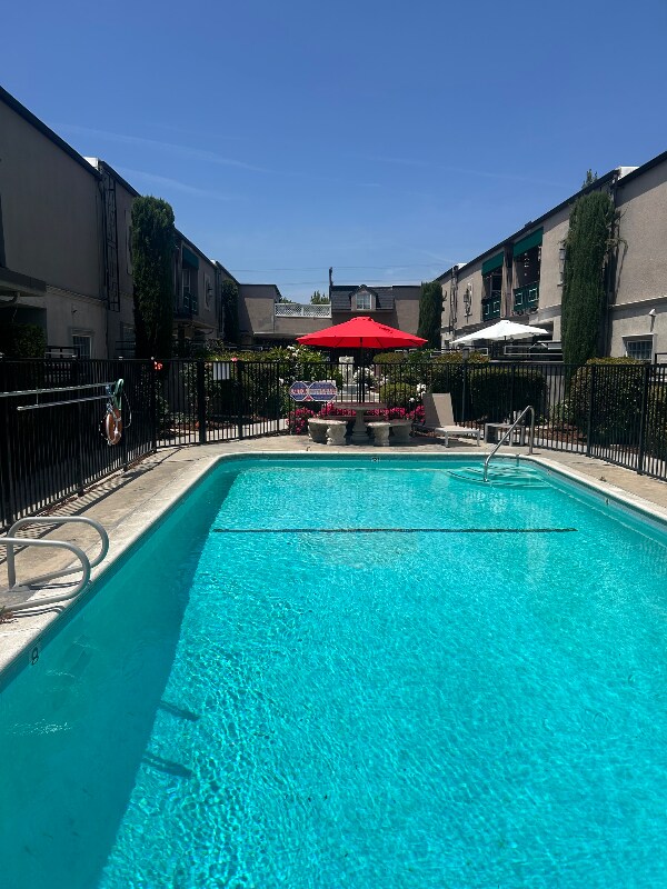 Foto principal - 6268 N San Gabriel Blvd