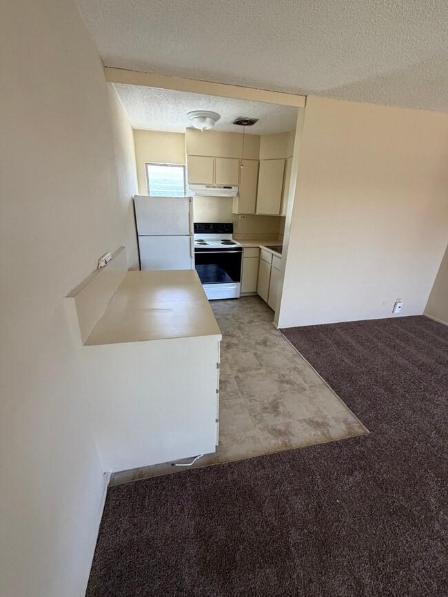 Cocina - 2133 Elden Ave