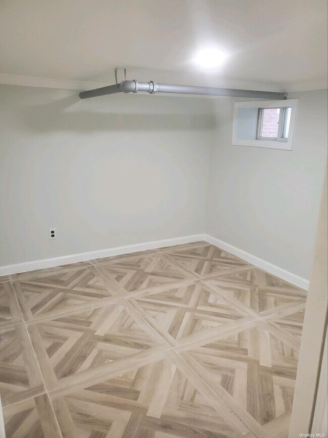 Building Photo - 137 Pilgrim Pl