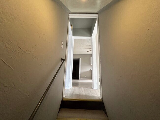 Foto del edificio - 1599 E 49th St