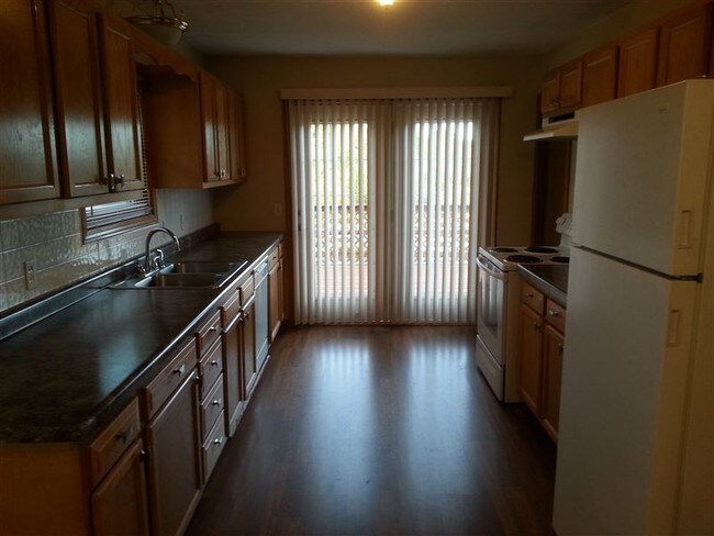 Foto del edificio - 2 br, 1 bath House - 14210 21 Mile Rd