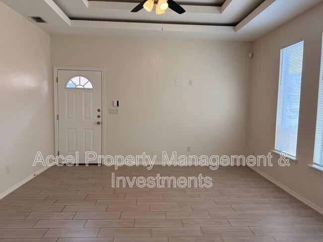 Building Photo - 209 Teak Dr