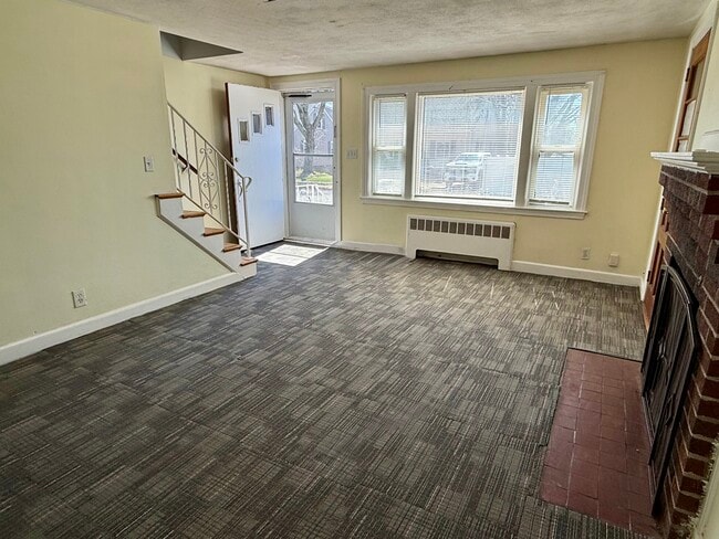 Building Photo - 27 Hartwell St