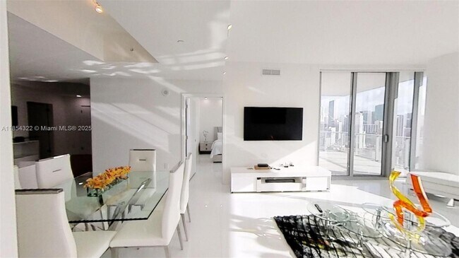 Foto del edificio - 851 NE 1st Ave
