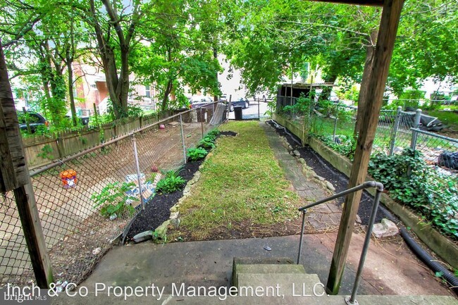 Building Photo - 4 br, 1.5 bath House - 1814 Walnut Street