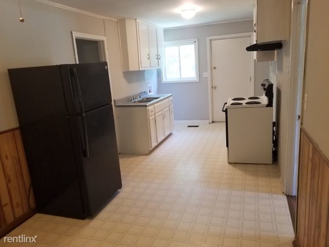 Building Photo - 2 br, 1 bath Apartment - 3077 Marie Cir