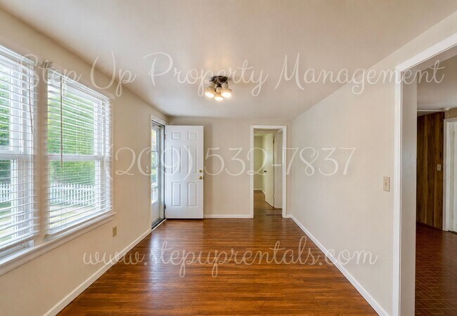 Foto del edificio - 21313 Phoenix Lake Rd