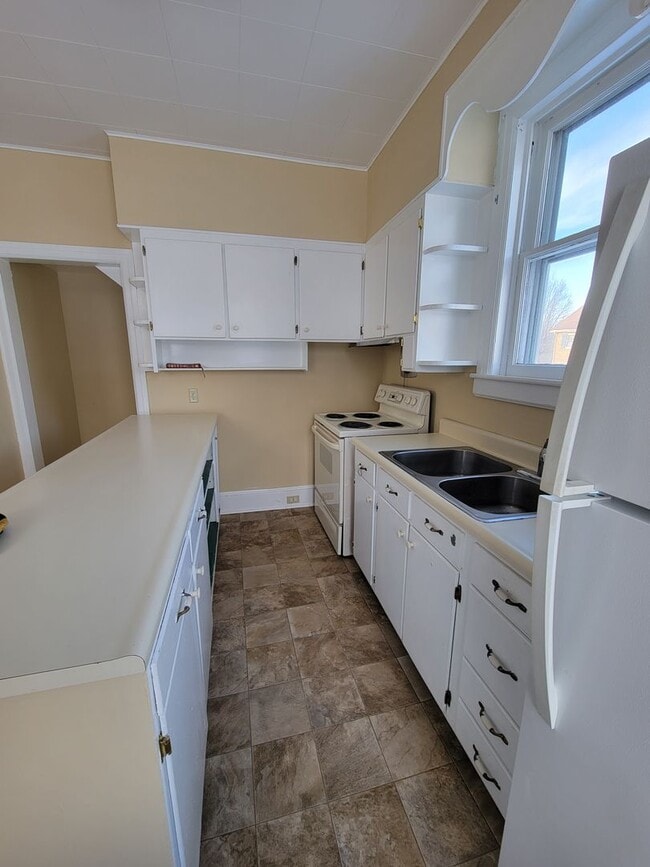 Building Photo - 4050 Main St