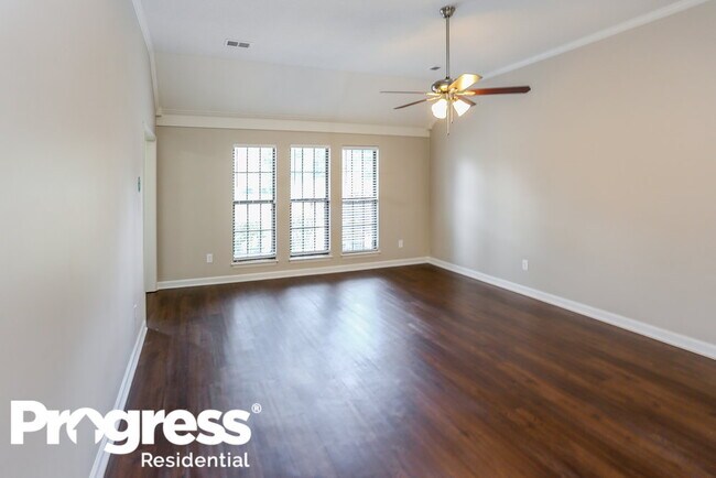 Foto del edificio - 5157 Plum Tree Dr