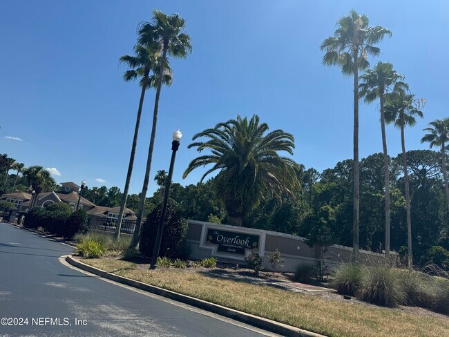 Building Photo - 10550 Baymeadows Rd