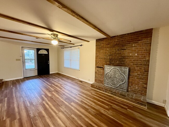 Building Photo - 117 Holly Ave