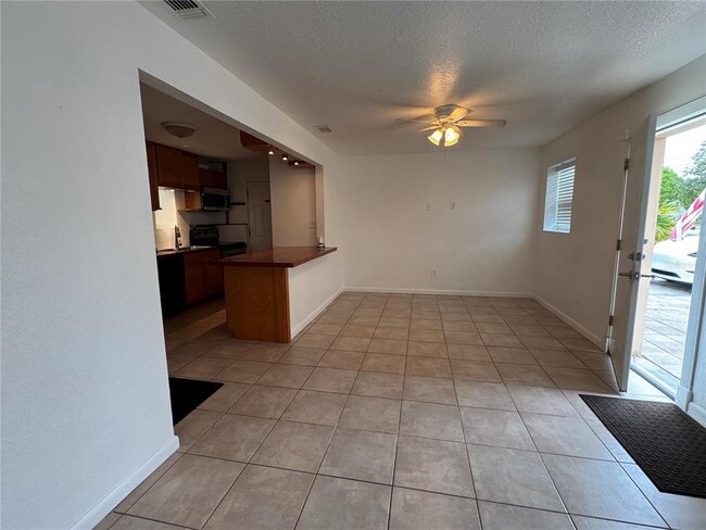 Building Photo - 1031 Mohawk St