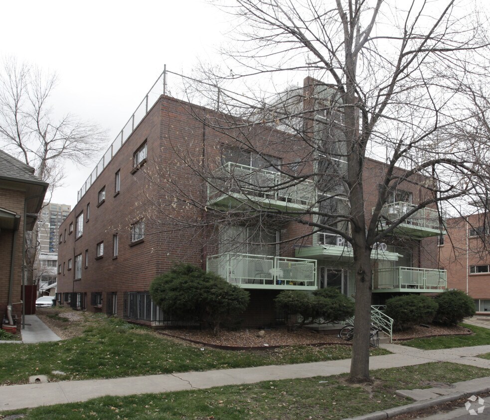 Building Photo - Parkwood at South City Park
