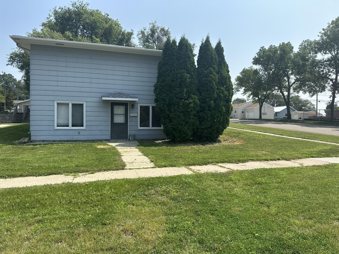 Primary Photo - 701 N 19th St