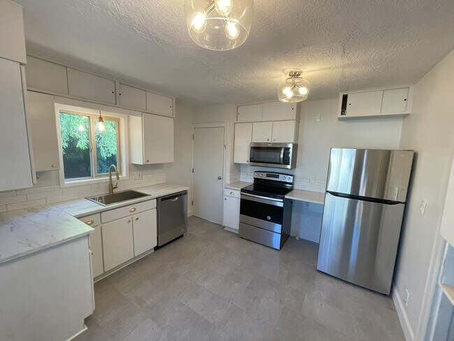 Photo - 6337 N Curtis Ave House