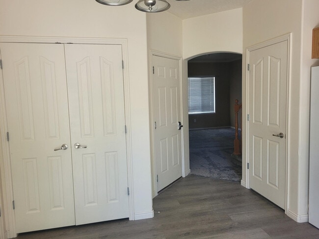 Building Photo - 5555 Geronimo Way