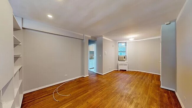 Building Photo - 340 E 58th St