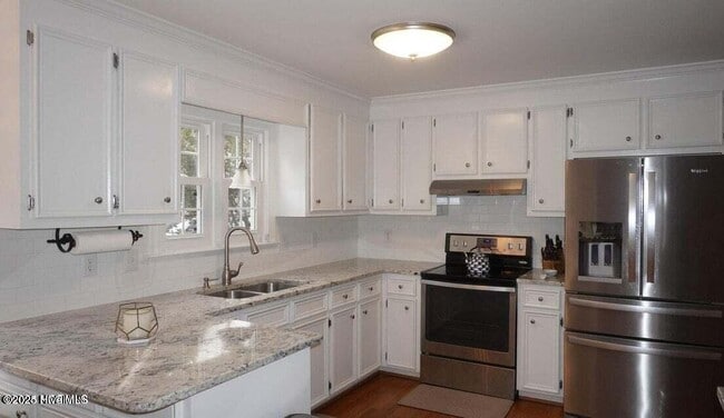 Building Photo - 4500 Treetops Cir