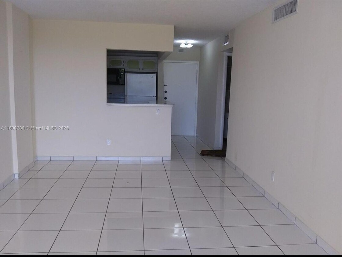 Foto principal - 1465 NE 123rd St