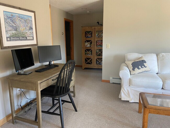 Foto del edificio - 287 Crawford Ridge Rd