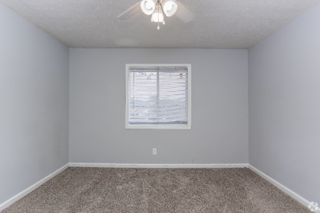 Building Photo - 100 Lockwood Ct