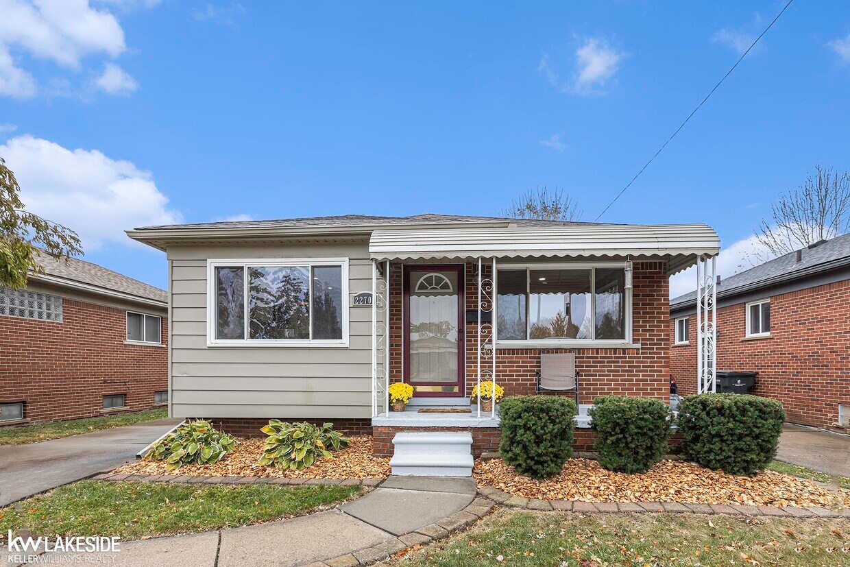 22704 Harmon St, St. Clair Shores, MI 48080 House for Rent in St