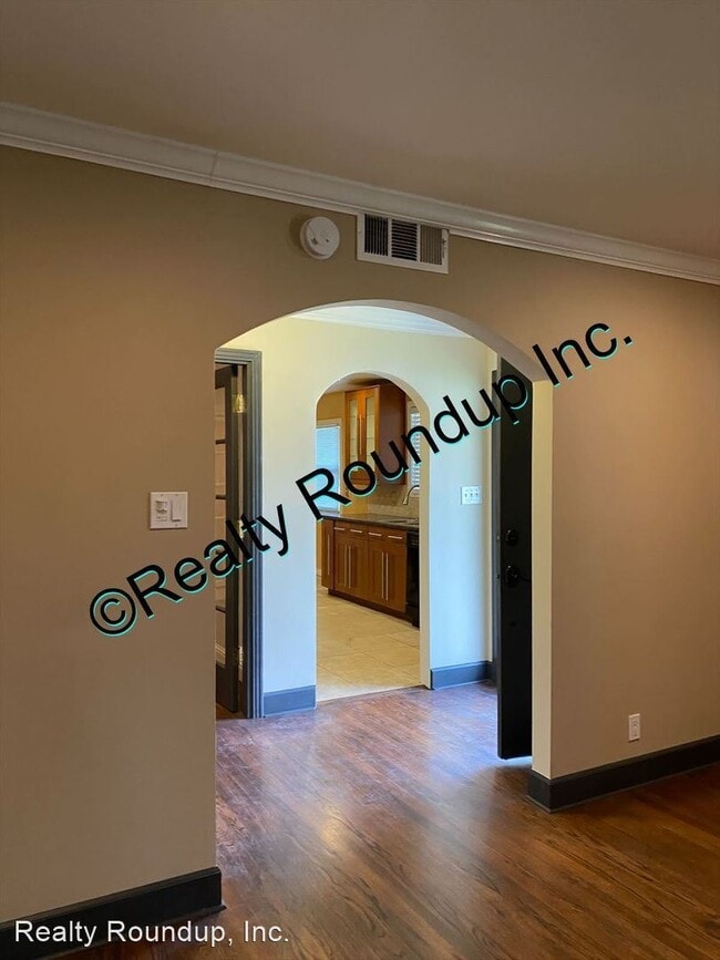 Building Photo - 3 br, 1.5 bath House - 1306 Benjamin Holt Dr