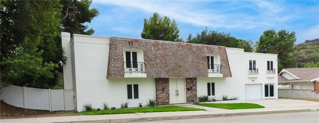 Building Photo - 16608 Park Ln Cir