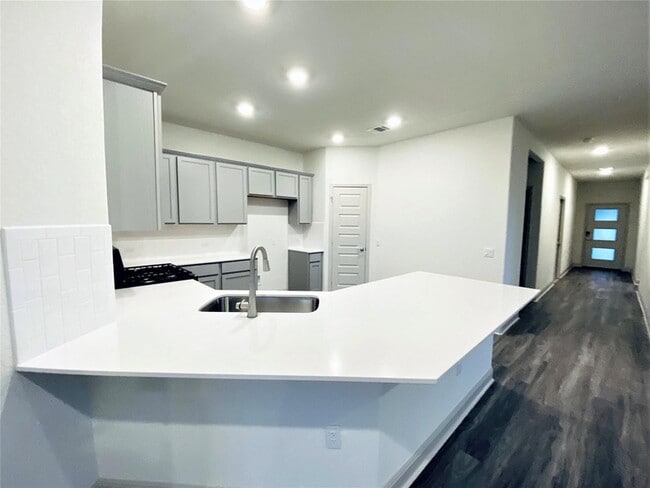 Building Photo - 16808 Casa Anna Dr.