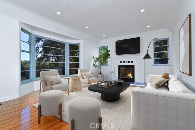 Building Photo - 13632 Oak Canyon Ave