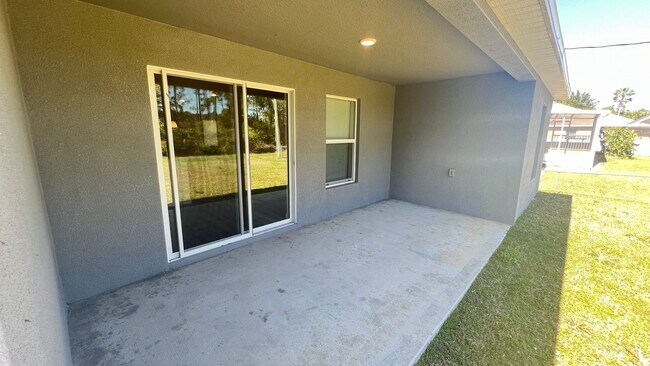Foto del edificio - INCREDIBLE, 4 Bedroom, 2 Bathroom Home in ...