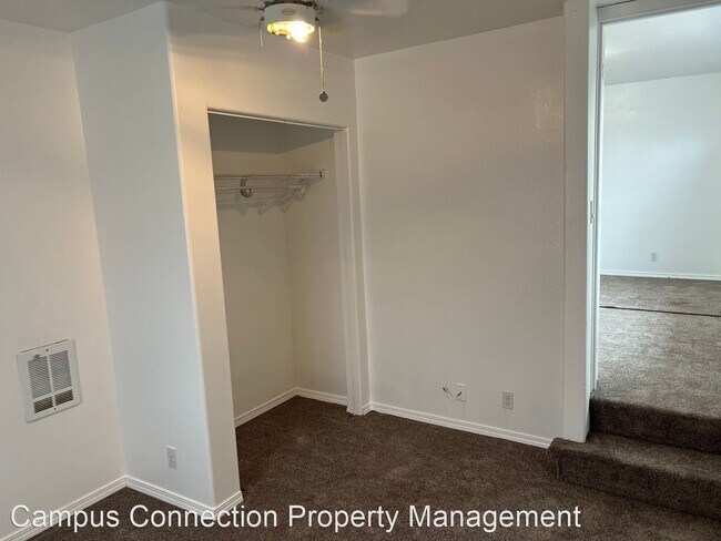 Building Photo - 3 br, 1 bath House - 3065 Ferry St