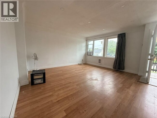 Photo du bâtiment - 330 Mill St