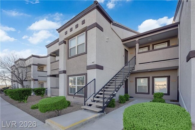 Building Photo - Beautiful 2 bedroom condo with garage!!!