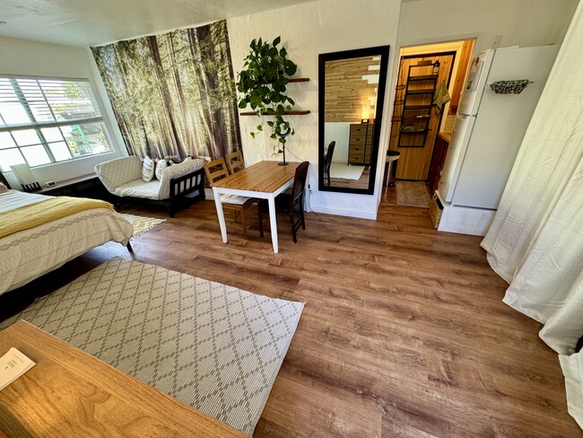 Building Photo - 12845 Gilmore Ave