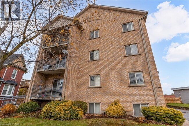 Building Photo - 1522 King St E