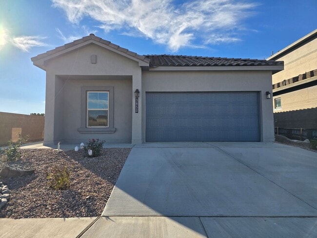 Building Photo - 3850 Chitalpa