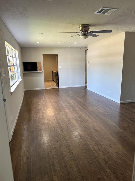 Foto del edificio - 2502 Kingsdale Dr