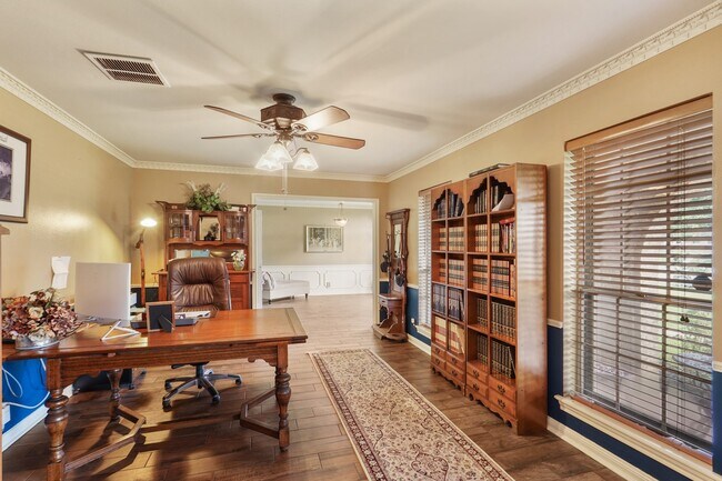 Foto del edificio - 5003 Mockingbird Ln