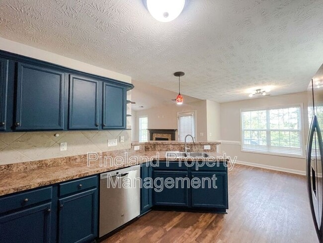 Building Photo - 1621 Kershaw Loop