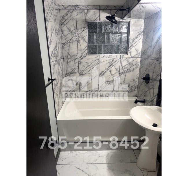 Building Photo - 3119 SW Twilight Dr